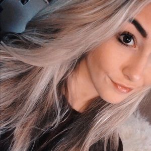 Meet your Posher, Ana